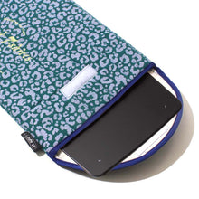 Load image into Gallery viewer, AW Leopard (Laptop &amp; Tablet Sleeves)
